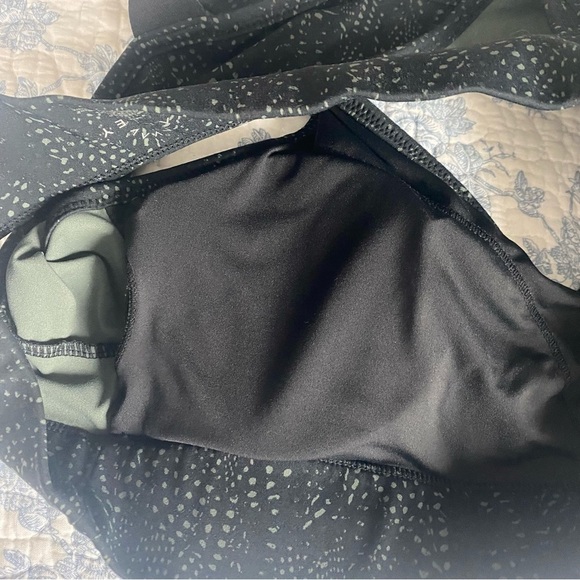 Varley Edris Gray Scoop Neck Sports Bra Size Large - Picture 10 of 10